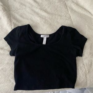 Black cropped t with scoop neck